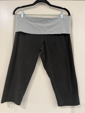 PINK Victoria's Secret Black Capri Leggings with Light Gray Fold-Over Waistband